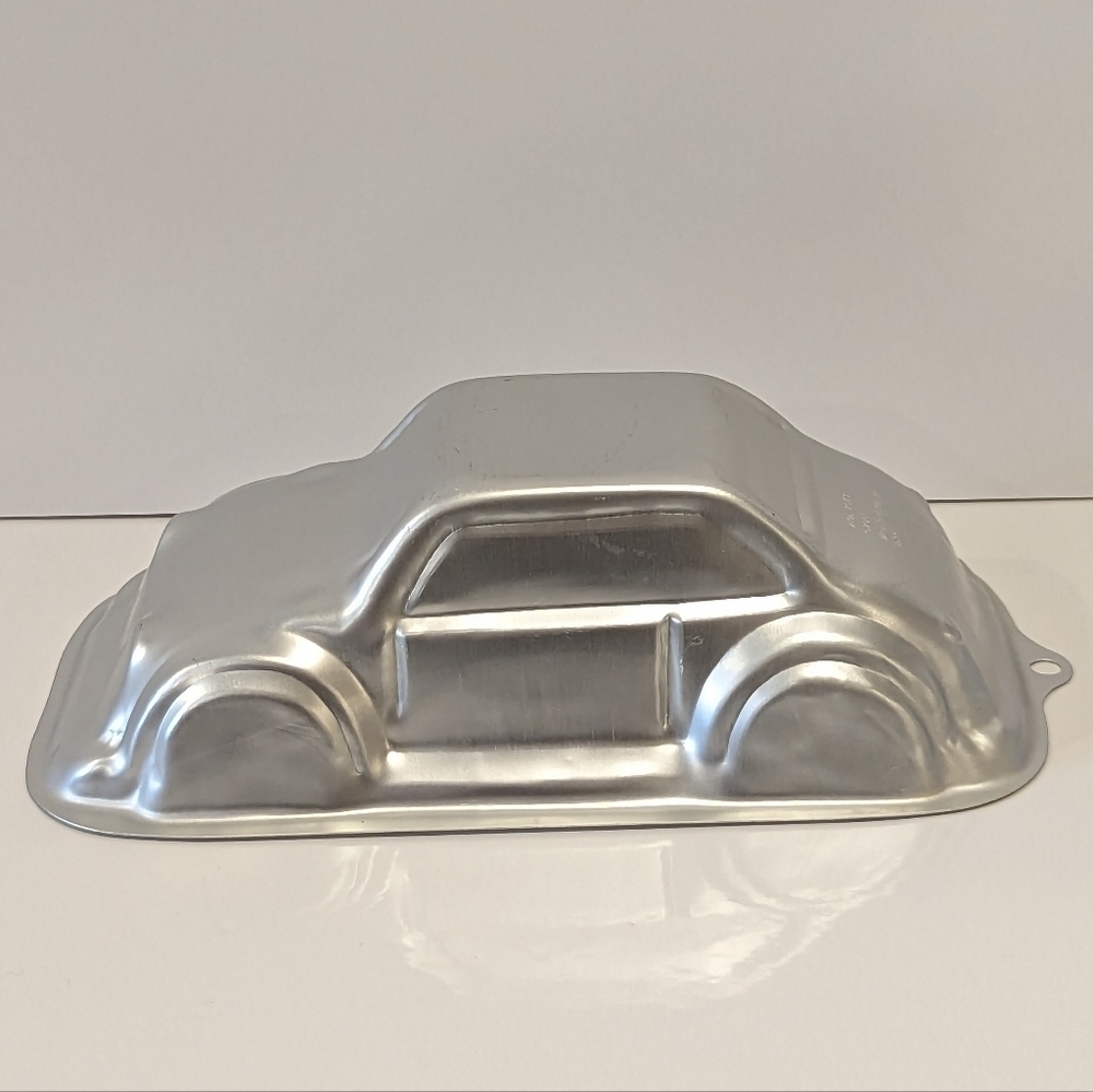 Wilton 3D Cruiser Car Cake Pan 2105-2043